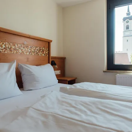 Braeuhaus Hotel *